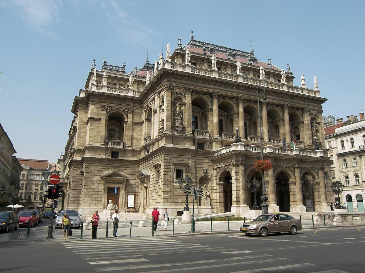 Little Americas Opera Apartments Budapest Bagian luar foto