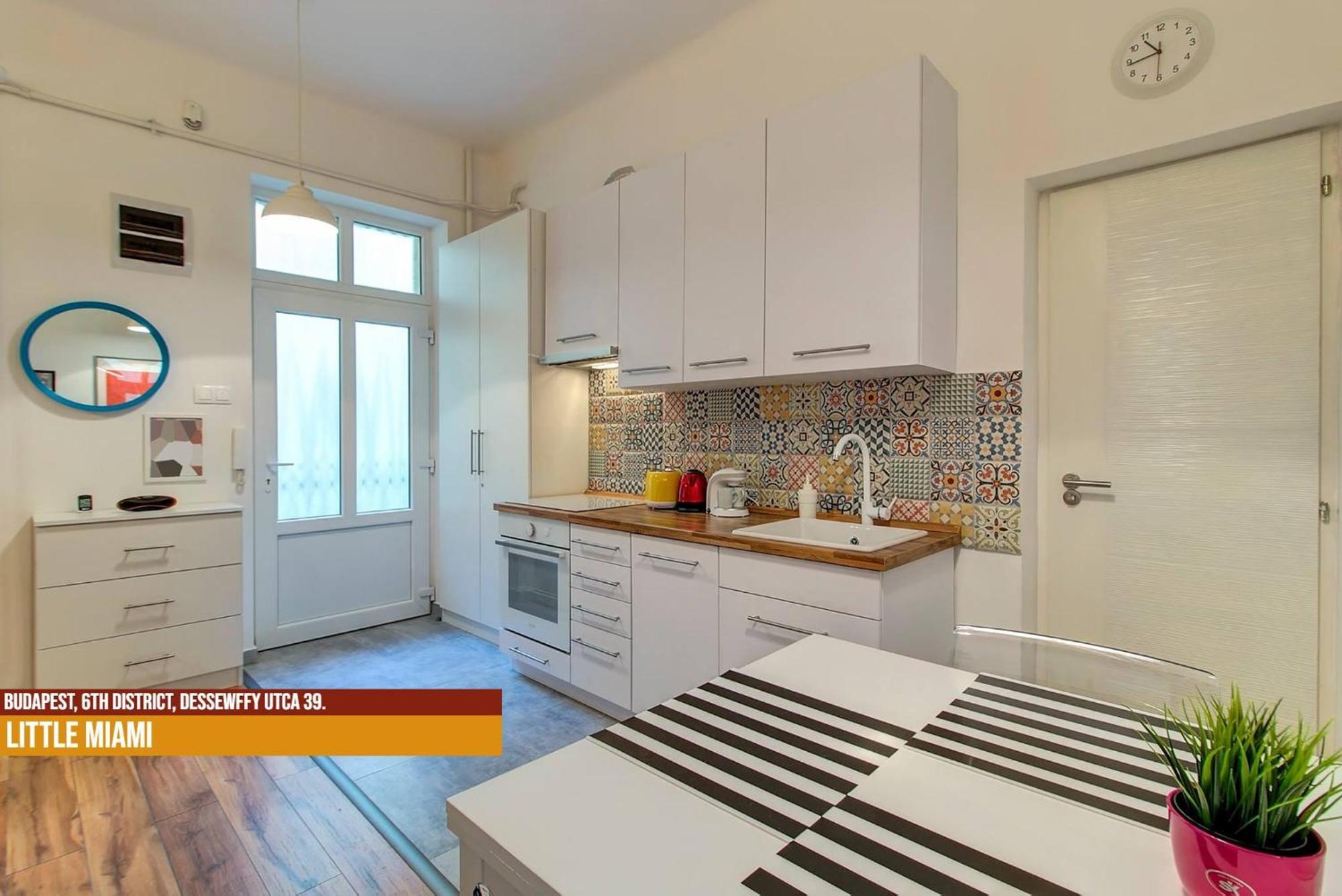 Little Americas Opera Apartments Budapest Bagian luar foto
