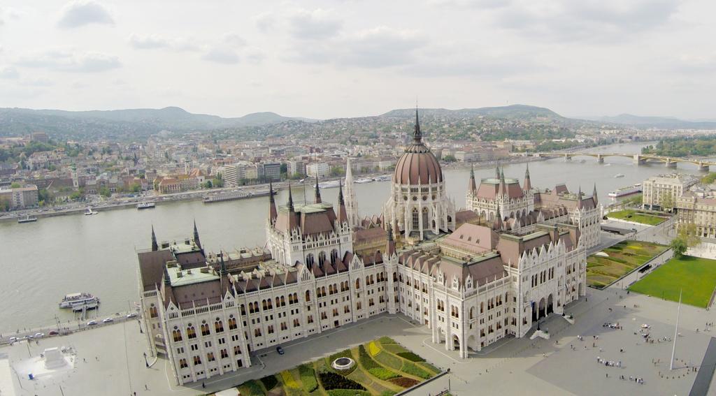 Little Americas Opera Apartments Budapest Bagian luar foto