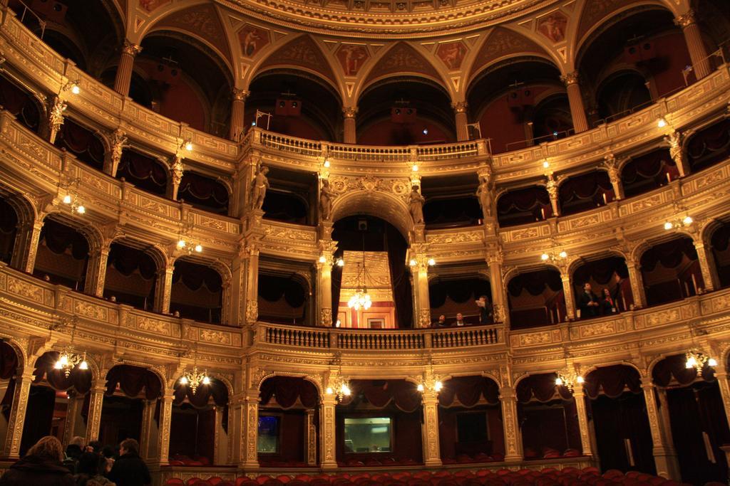 Little Americas Opera Apartments Budapest Bagian luar foto